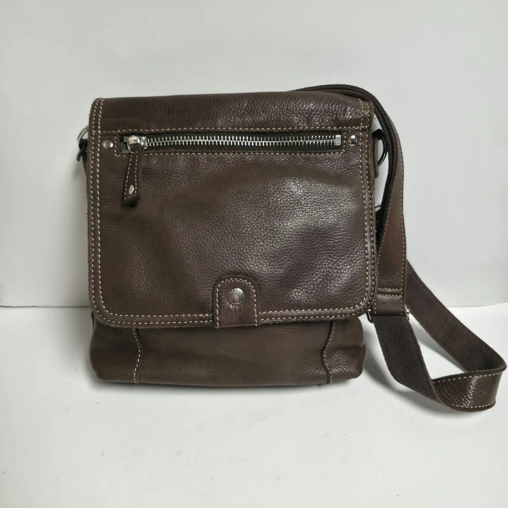 FOSSIL Brown Pebbled Leather Crossbody Messenger Bag Flap Zip Organizer Purse